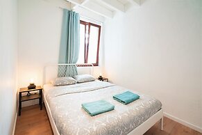 Comfy Saint Pauls Apartment