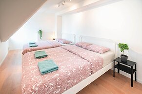 Comfy Saint Pauls Apartment