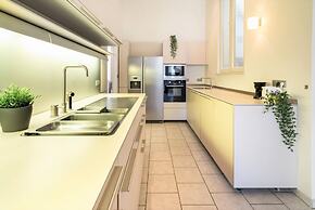 Comfy Saint Pauls Apartment