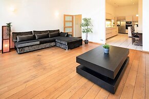 Comfy Saint Pauls Apartment