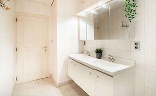 Comfy Saint Pauls Apartment