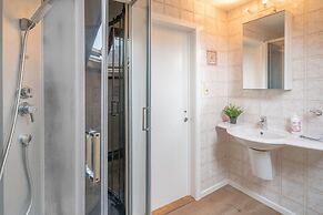 Lively City Getaway for 10 Near Meir