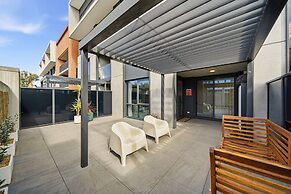 Stylish 1-bed Retreat in Braddon