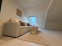Central Ghent 2 Rooms With Shared LR