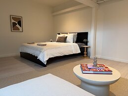 Central Ghent 2 Rooms With Shared LR