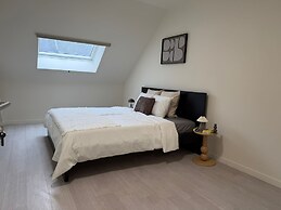 Central Ghent 2 Rooms With Shared LR