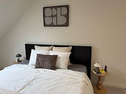 Central Ghent 2 Rooms With Shared LR