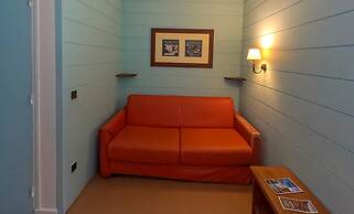Stay With Pool in Lelex