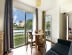Spacious Stay for 6 in La Rochelle