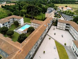 Spacious Stay for 6 in La Rochelle