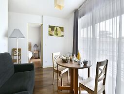 Spacious Stay for 6 in La Rochelle