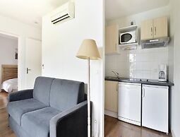 Spacious Stay for 6 in La Rochelle