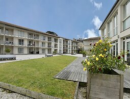 Spacious Stay for 6 in La Rochelle