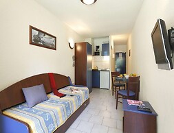 2-person Studio Near Pont D'arc