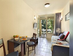 2-person Studio Near Pont D'arc