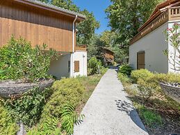 4-guest Stay Near Moutchic Beach
