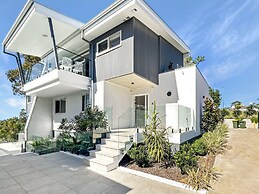 2 Bedroom Townhouse With Water Views