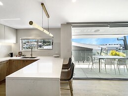2 Bedroom Townhouse With Water Views