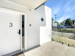 2 Bedroom Townhouse With Water Views