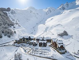 Large Alpine Base for 9 Near Slopes