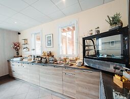 Rental for 6 With Private Balcony