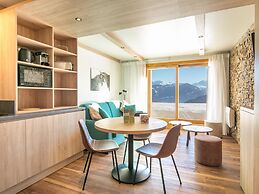 Smart Alpine Stay for Three in Doucy