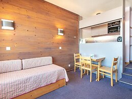 Compact Alpine Stay for 3 in Doucy