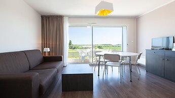 Spacious Stay for 6 Near Emerald Coast