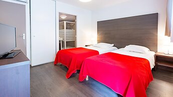 Spacious Stay for 6 Near Emerald Coast