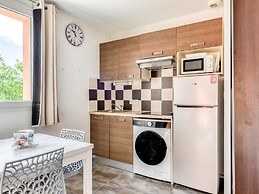Tranquil Village Apartment for 6