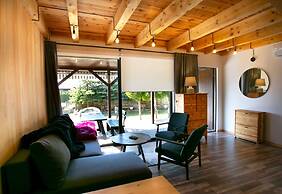 Holiday Cottage by the Lake
