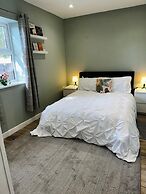 House Sleeps 6 Garden