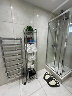 House Sleeps 6 Garden