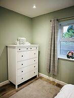 House Sleeps 6 Garden