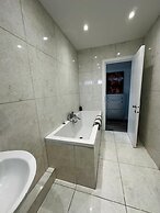 House Sleeps 6 Garden