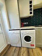 House Sleeps 6 Garden