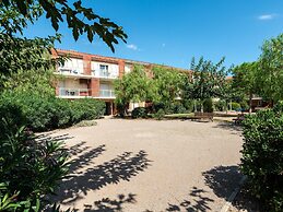 Chic 4-guest Studio, Wellness & Pool