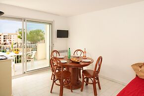 Coastal Apartment Near Richelieu