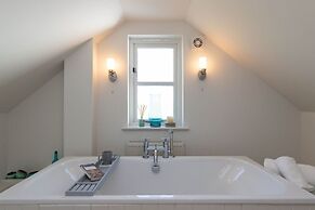 Stylish Itchenor Home Walk to Harbour Pub