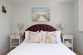 Stylish Itchenor Home Walk to Harbour Pub