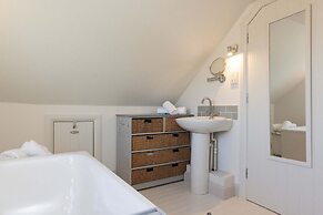 Stylish Itchenor Home Walk to Harbour Pub