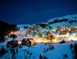 6-guest Alpine Rental With Balcony