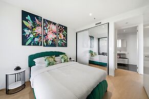 Stylish 1BR CBD w/ Parking Lot
