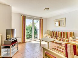 Home for 4 With Private Parking