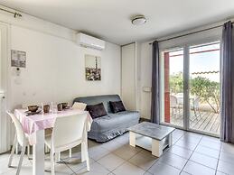 Flat With Wellness & 3km to Beach