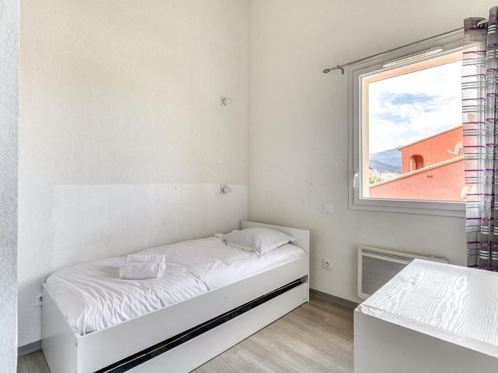 Flat With Wellness & 3km to Beach