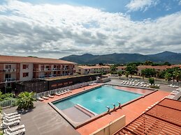 Flat With Wellness & 3km to Beach