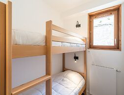 Base for 8 Near Alpe D'huez Slopes