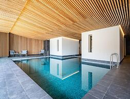Base for 8 Near Alpe D'huez Slopes