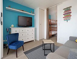 Four-person Retreat Near the Beach